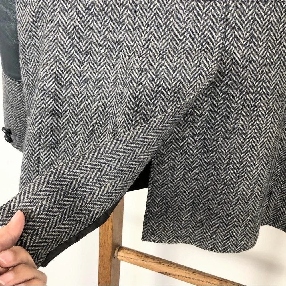 VINTAGE grey herringbone sports jacket leather elbow patches single breasted 44